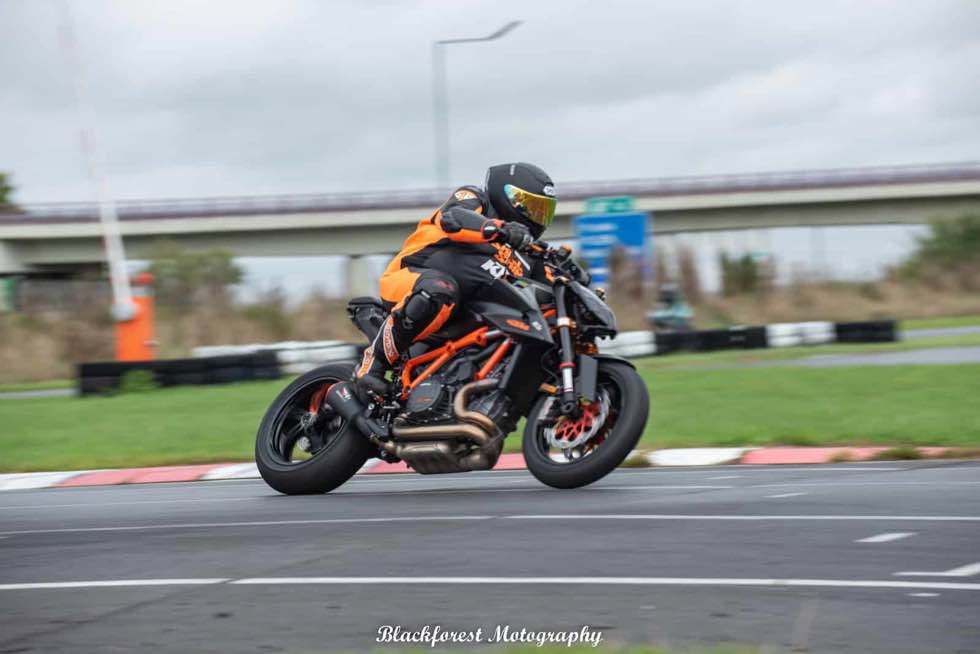 Group cornering training