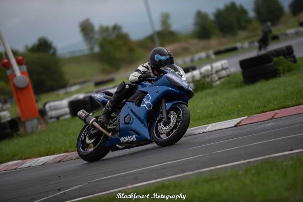 Cornering technique on the kart track